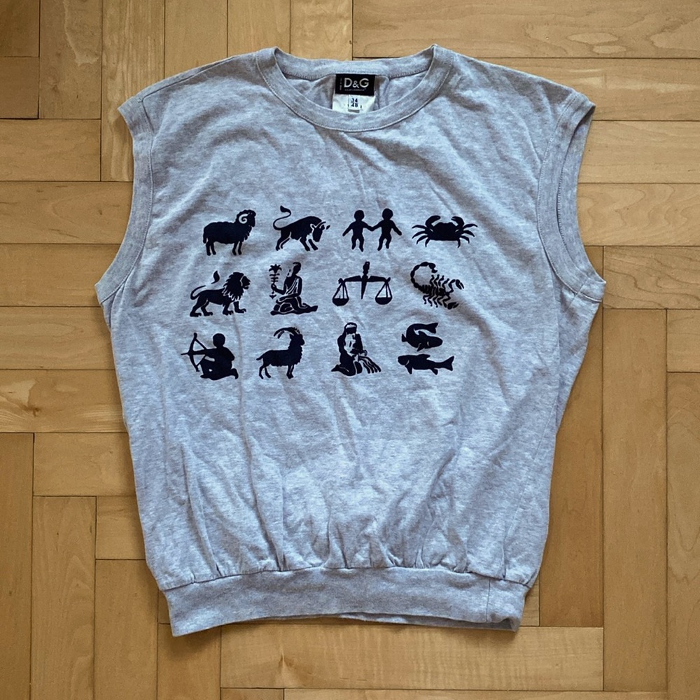 Dolce & Gabbana Grey Sleeveless Zodiac Graphic Top